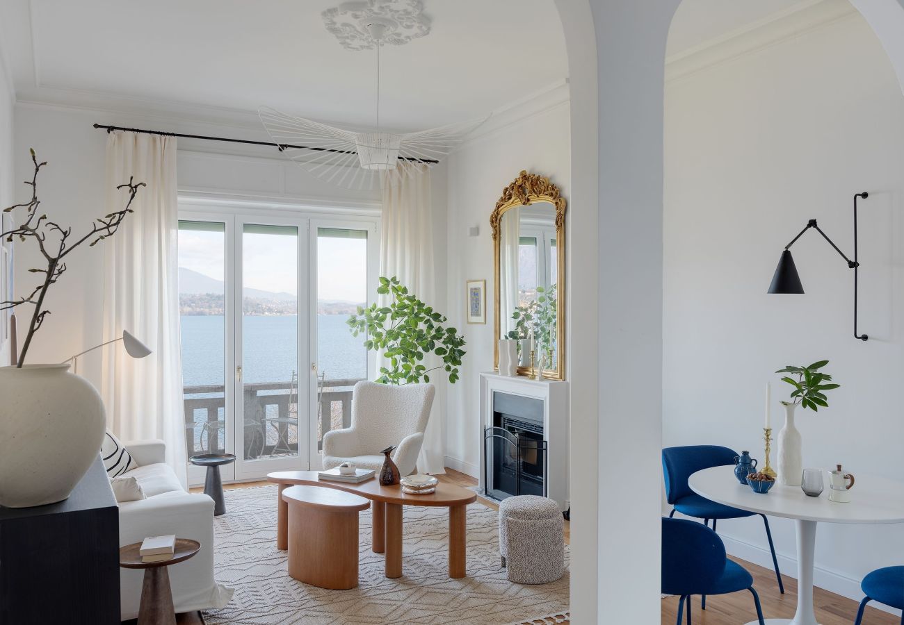Ferienwohnung in Belgirate - Camelia modern apartment with lake view in Belgira