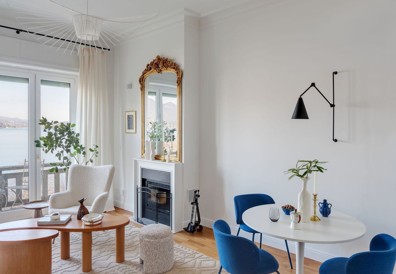 Ferienwohnung in Belgirate - Camelia modern apartment with lake view in Belgira