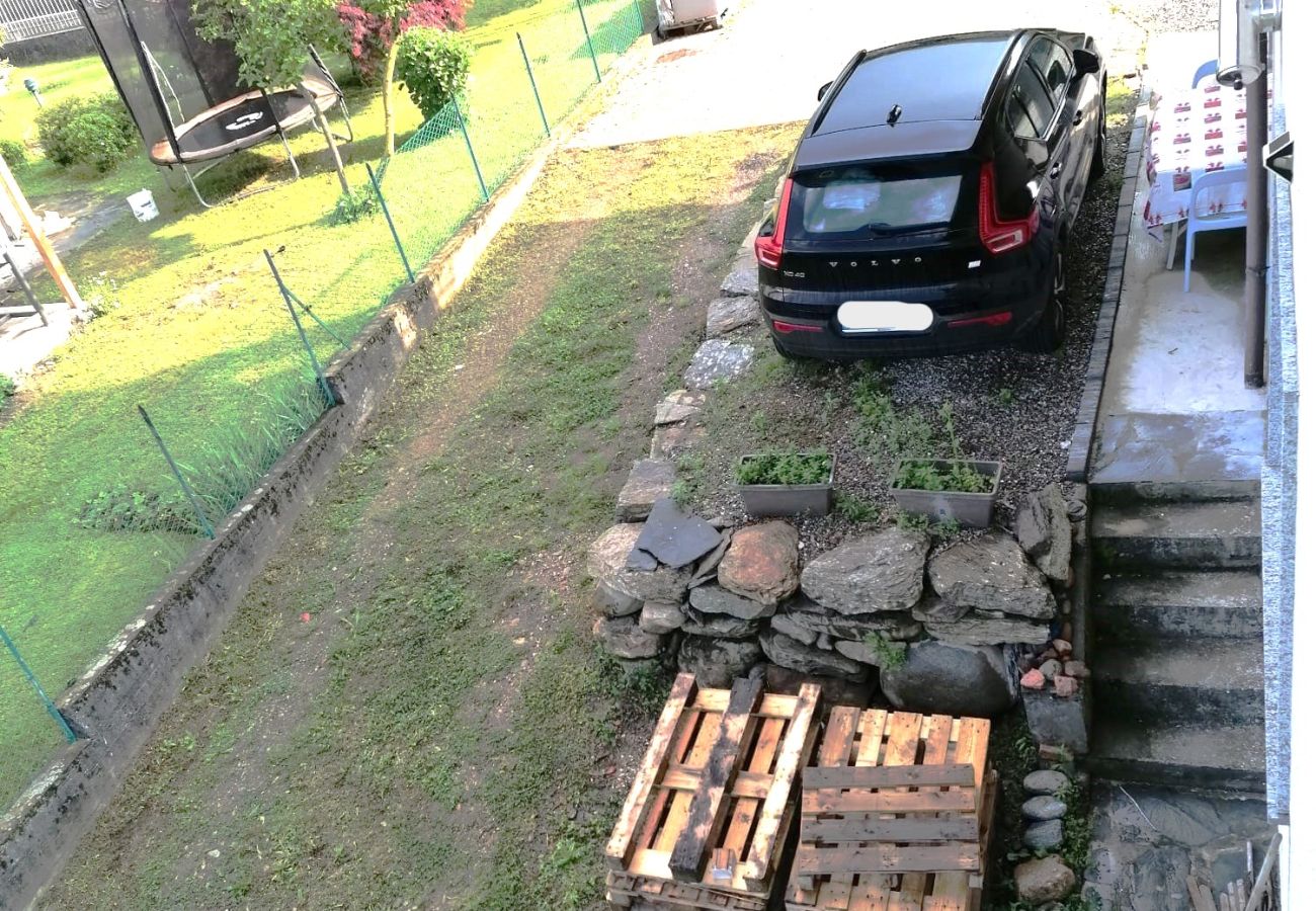 Ferienwohnung in Grantola - Sofia apartment in Grantola with garden