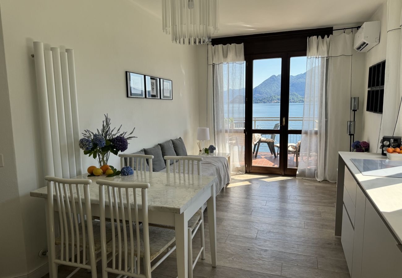 Ferienwohnung in Stresa - Marta Apartment with lake view in Stresa