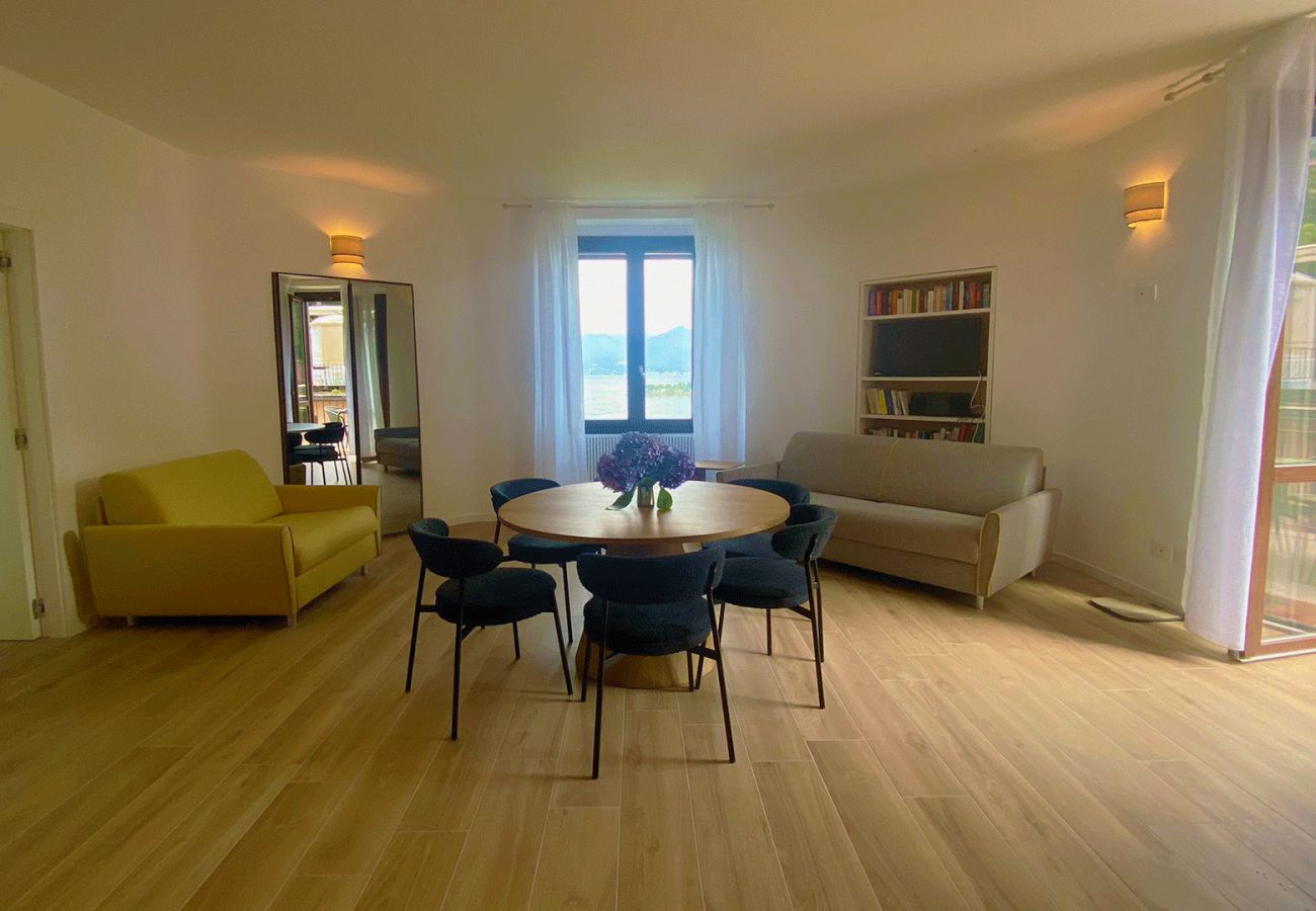 Ferienwohnung in Baveno - Eva Apartament with Lake View in Baveno