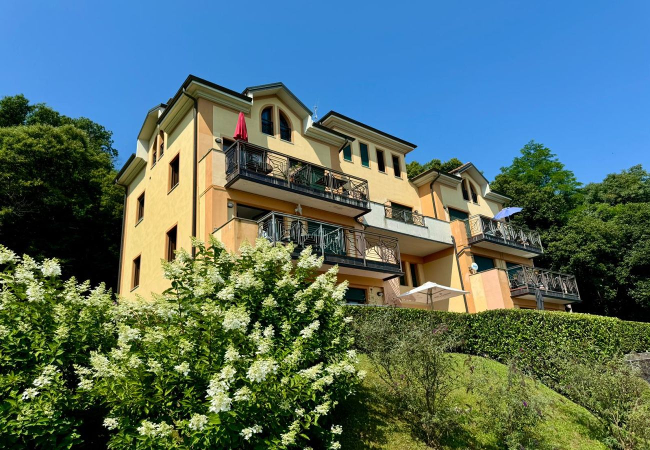 Ferienwohnung in Stresa - Magia del Lago  Apartment with terrace lake view