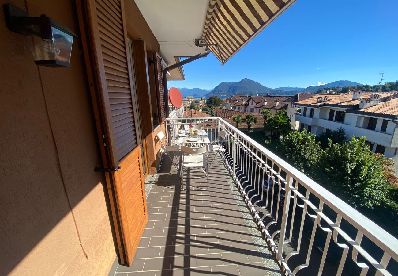 Ferienwohnung in Stresa - Ilaria apartment in Stresa with balcony lake view