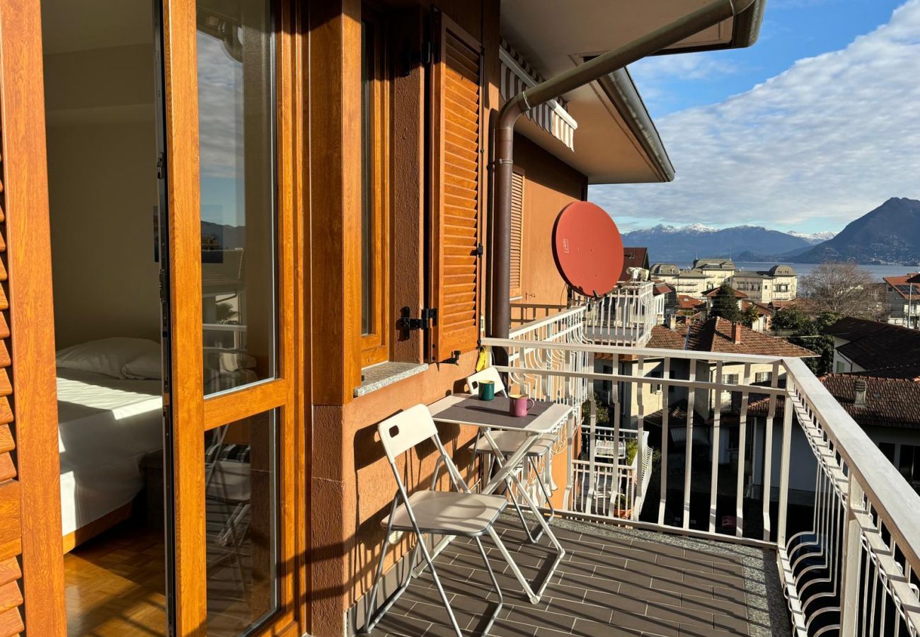 Ferienwohnung in Stresa - Ilaria apartment in Stresa with balcony lake view