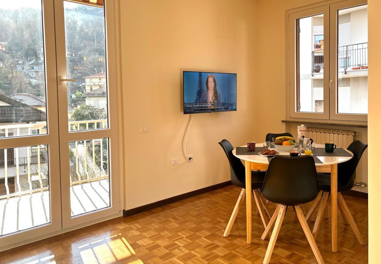 Ferienwohnung in Stresa - Ilaria apartment in Stresa with balcony lake view