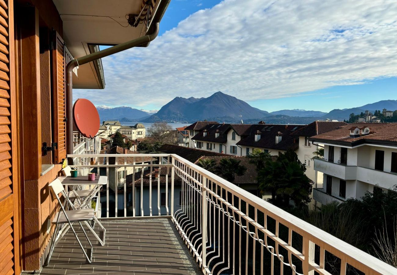 Ferienwohnung in Stresa - Ilaria apartment in Stresa with balcony lake view