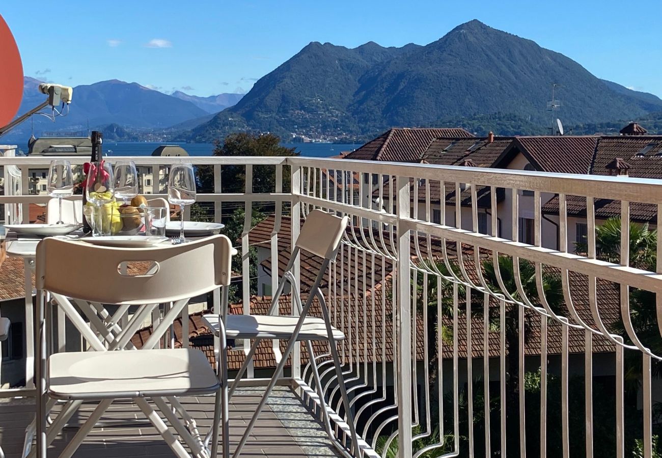 Ferienwohnung in Stresa - Ilaria apartment in Stresa with balcony lake view