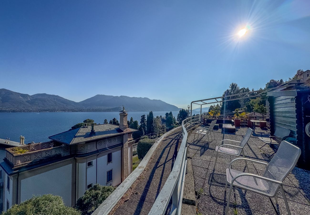 Ferienwohnung in Oggebbio - Vera apartment with wonderful terrace lake view