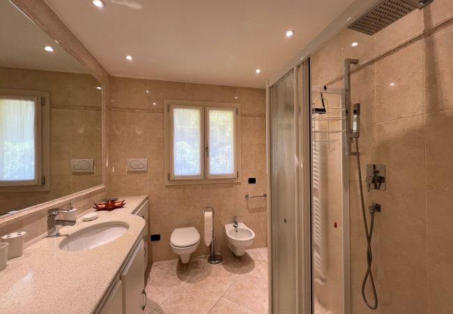 Ferienwohnung in Verbania - Penthouse Valentino with terrace lake view Ferienwohnung in Verbania - Penthouse Valentino with terrace lake view