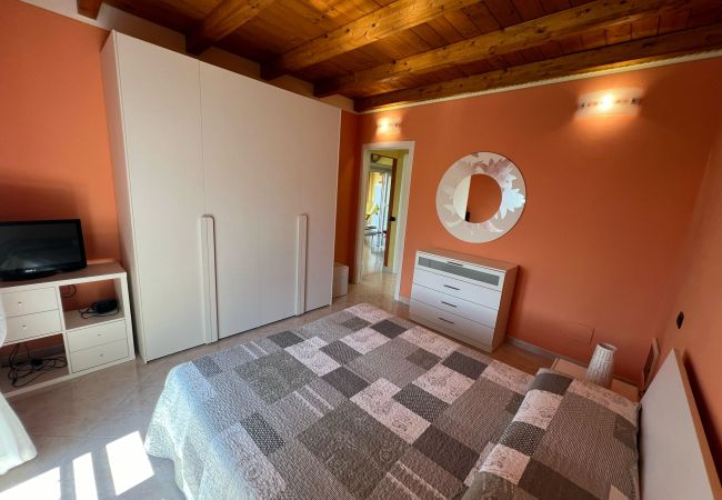 Ferienwohnung in Verbania - Penthouse Valentino with terrace lake view Ferienwohnung in Verbania - Penthouse Valentino with terrace lake view