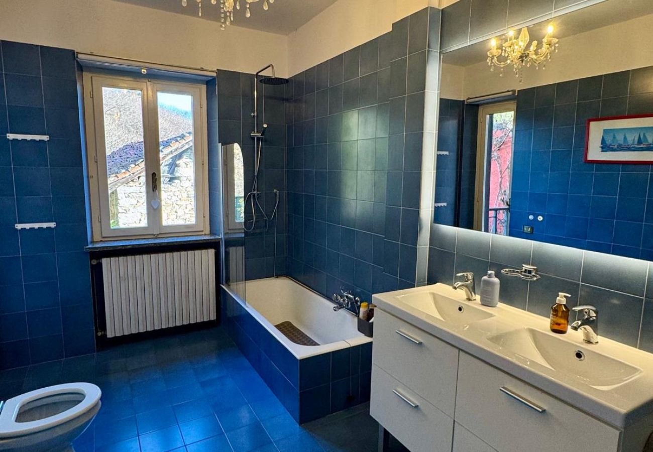 Villa in Oggebbio - Raggio di Sole Villa with pool and lakeview