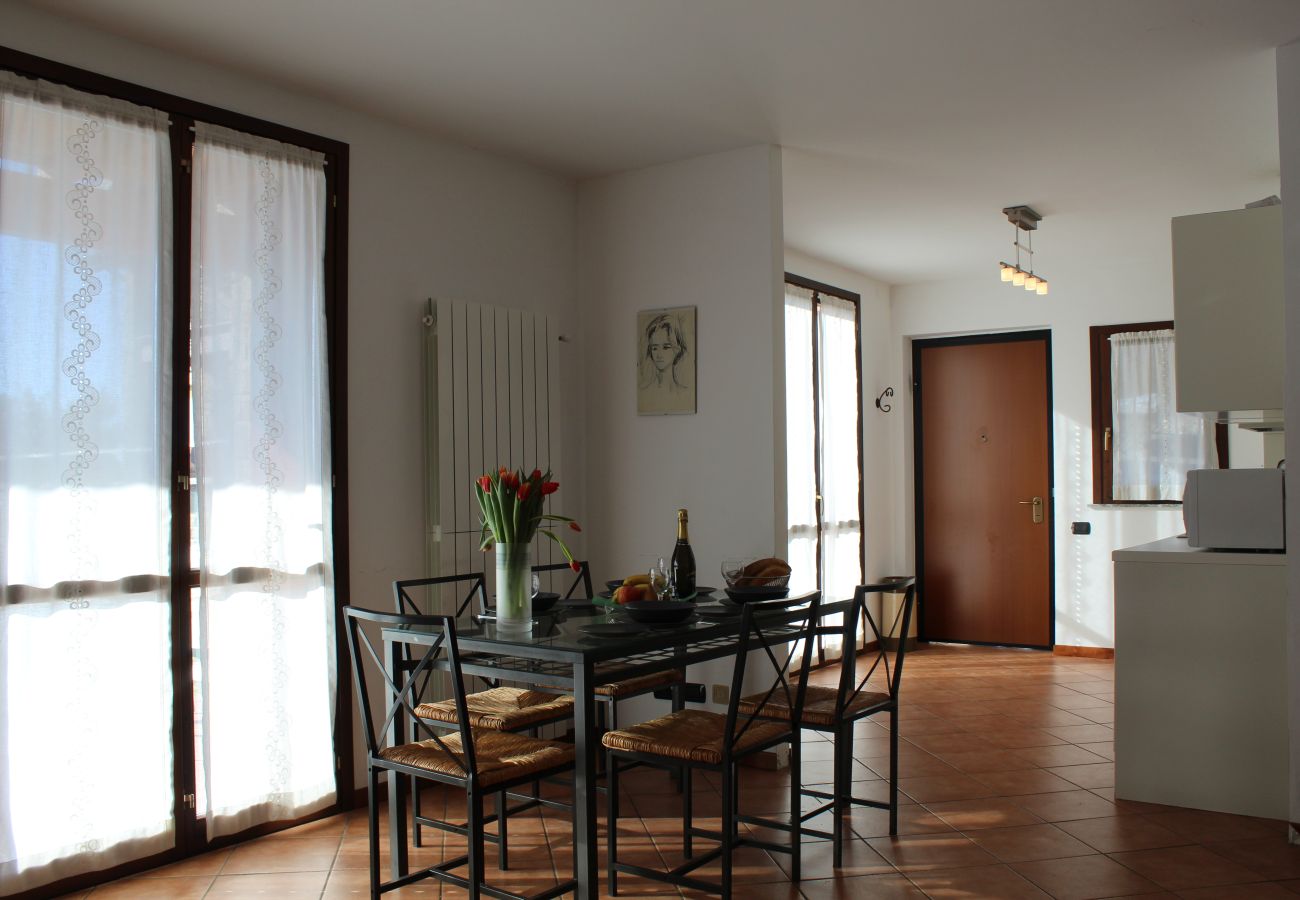 Ferienwohnung in Agra - Rosmarino 1 apartment in Agra with pool and view