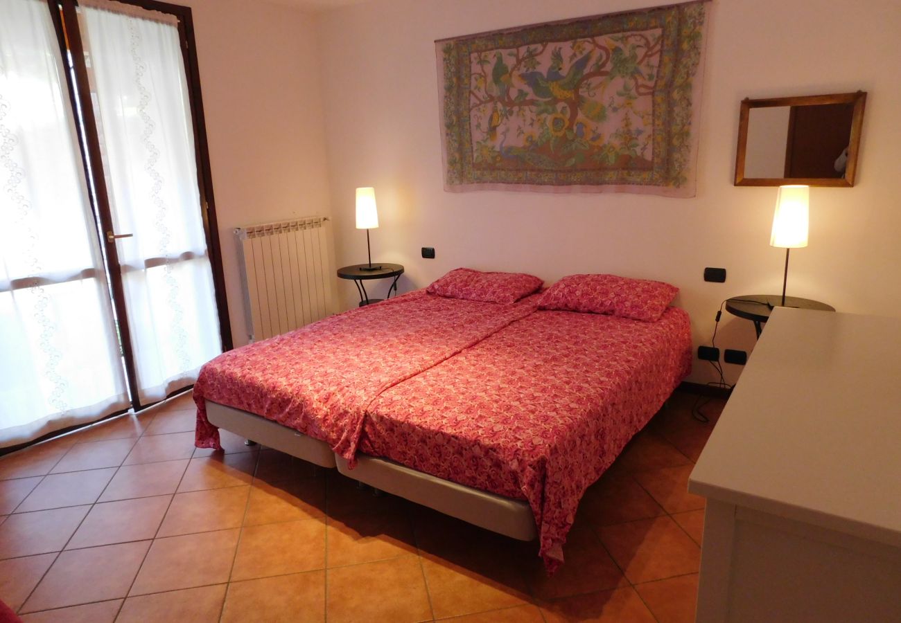 Ferienwohnung in Agra - Rosmarino 1 apartment in Agra with pool and view