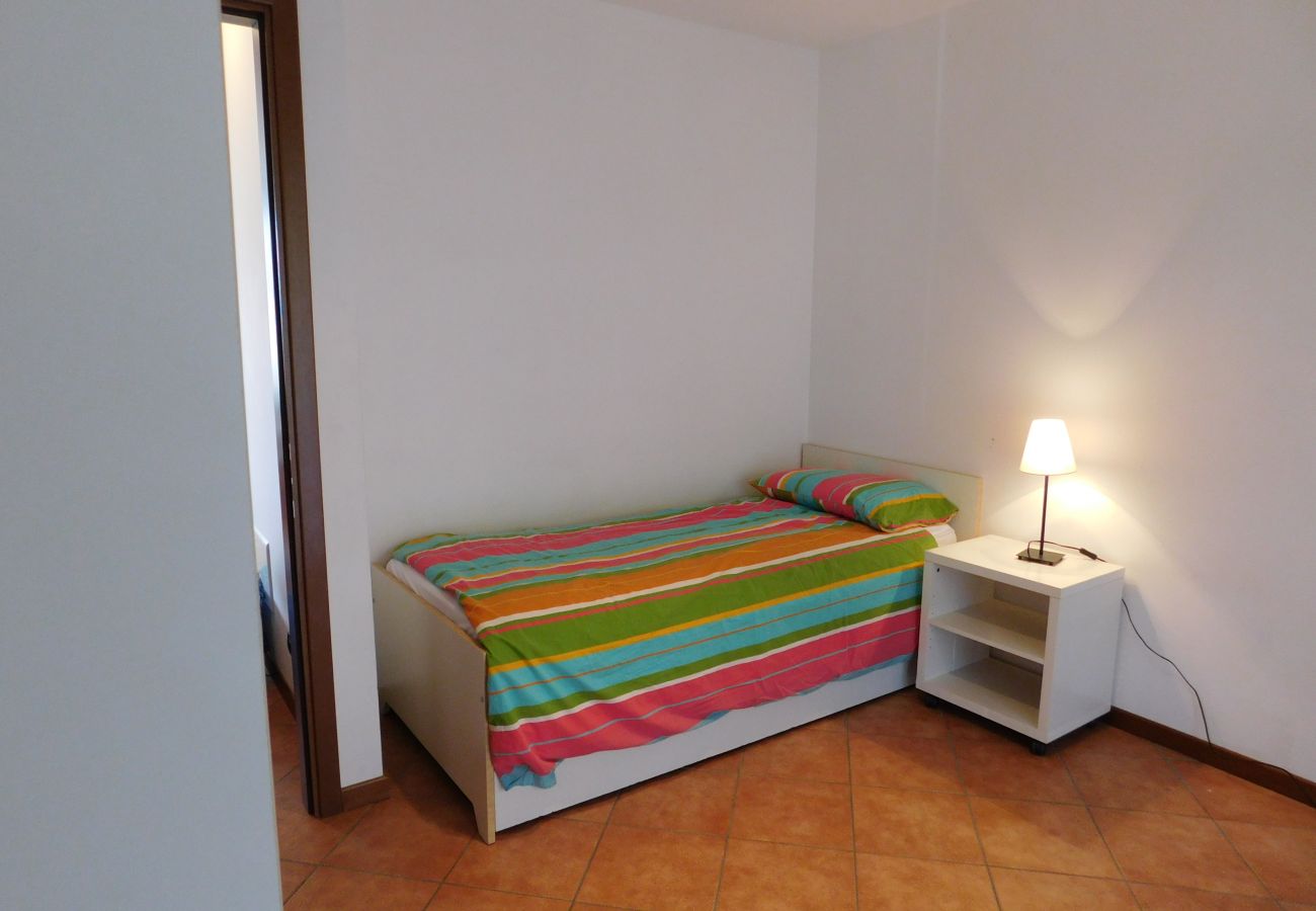 Ferienwohnung in Agra - Rosmarino 1 apartment in Agra with pool and view