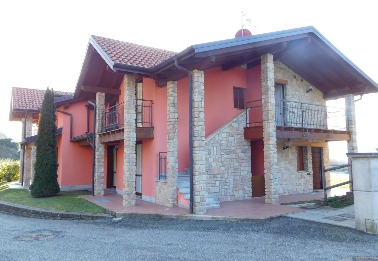 Ferienwohnung in Agra - Rosmarino 1 apartment in Agra with pool and view