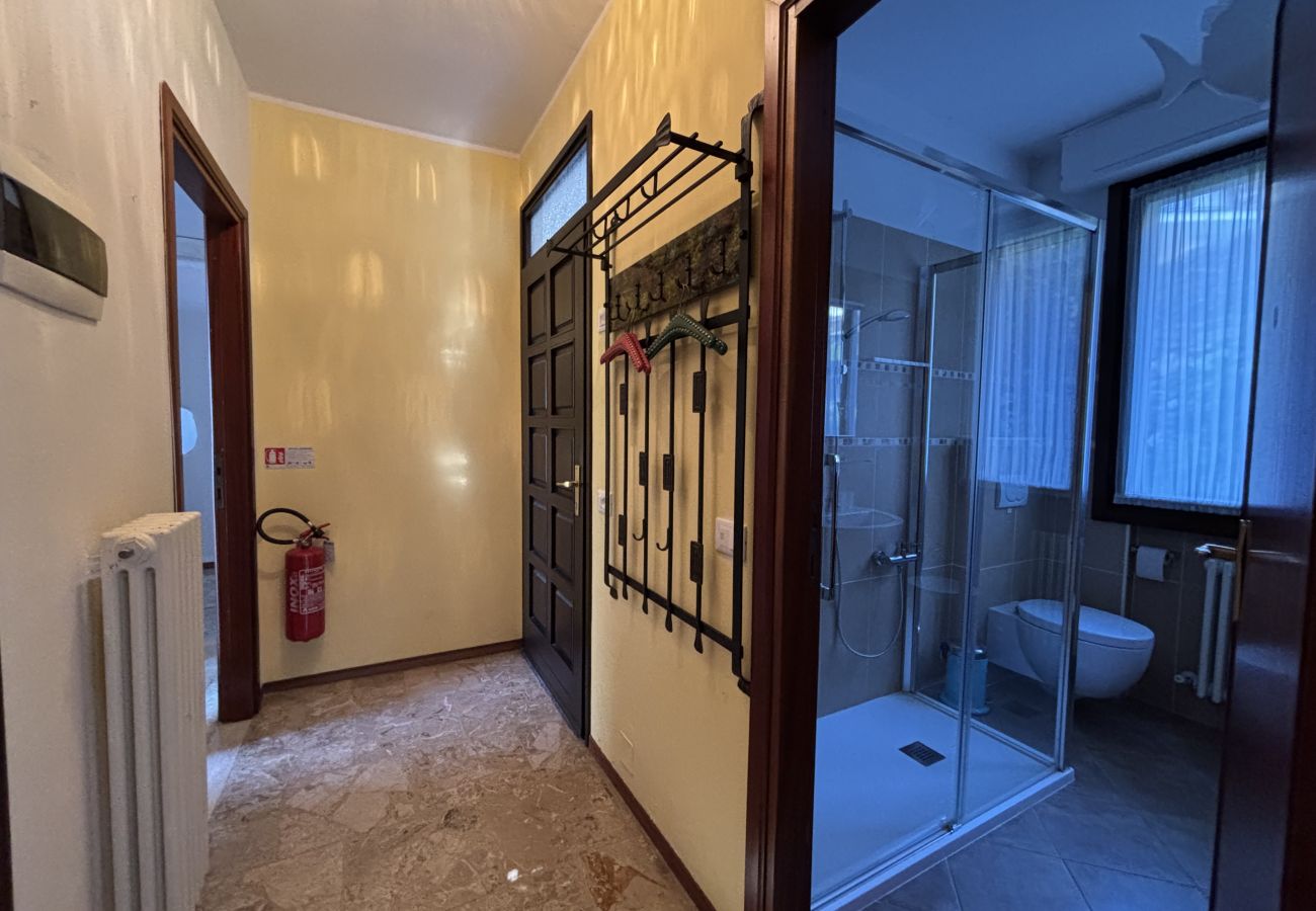 Ferienwohnung in Luino - Carmen apartment with lake view and balcony