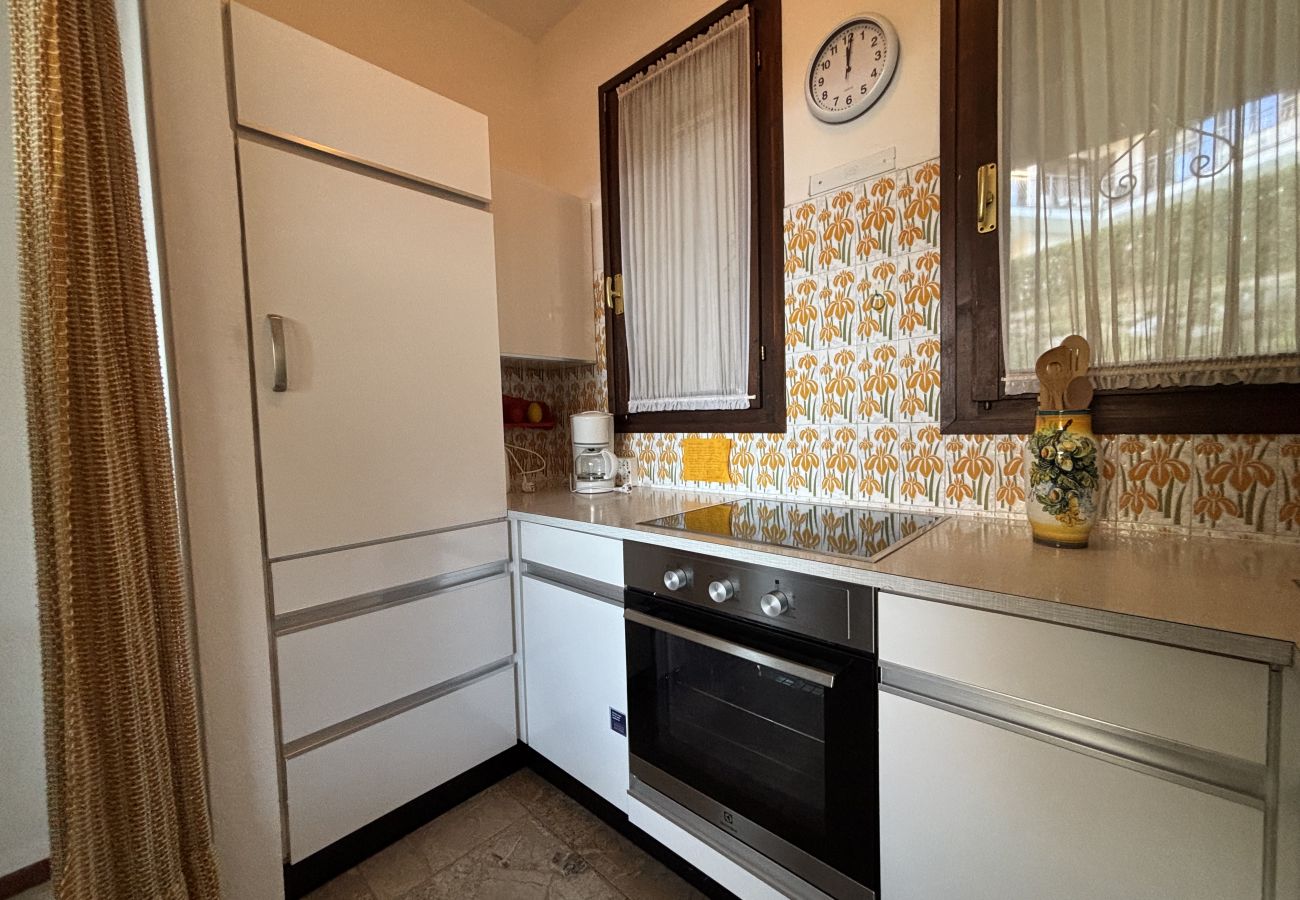 Ferienwohnung in Luino - Carmen apartment with lake view and balcony