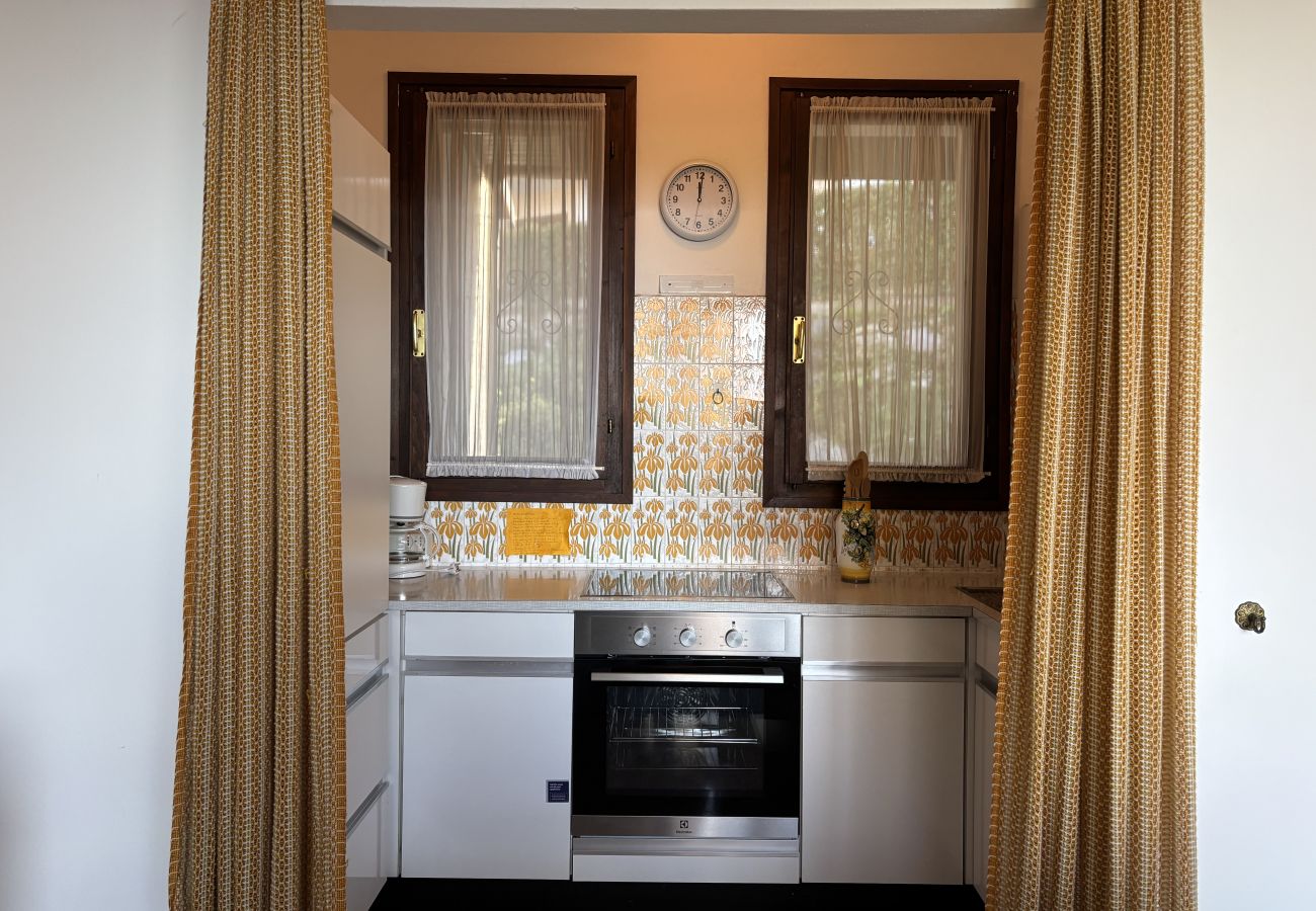 Ferienwohnung in Luino - Carmen apartment with lake view and balcony