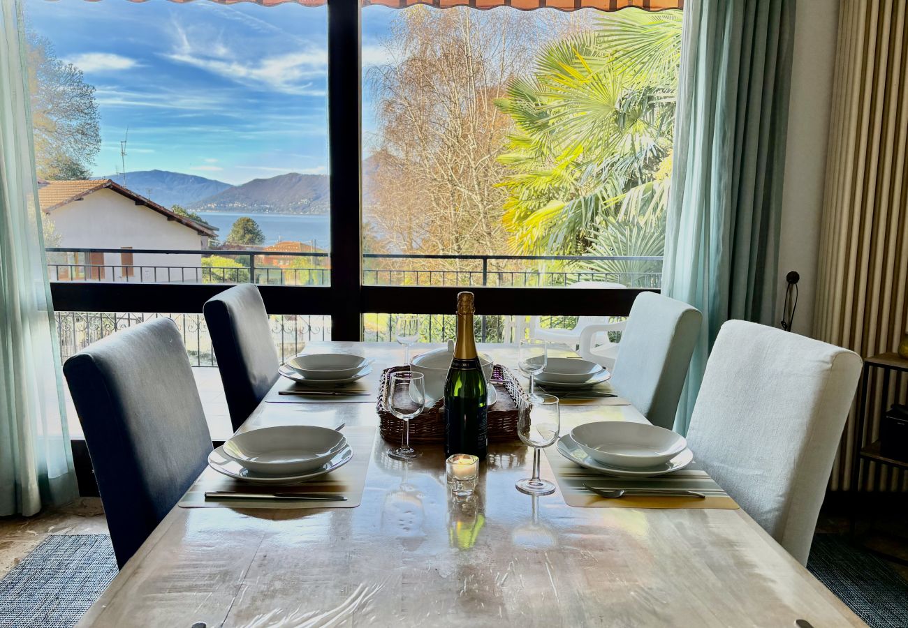 Ferienwohnung in Luino - Carmen apartment with lake view and balcony