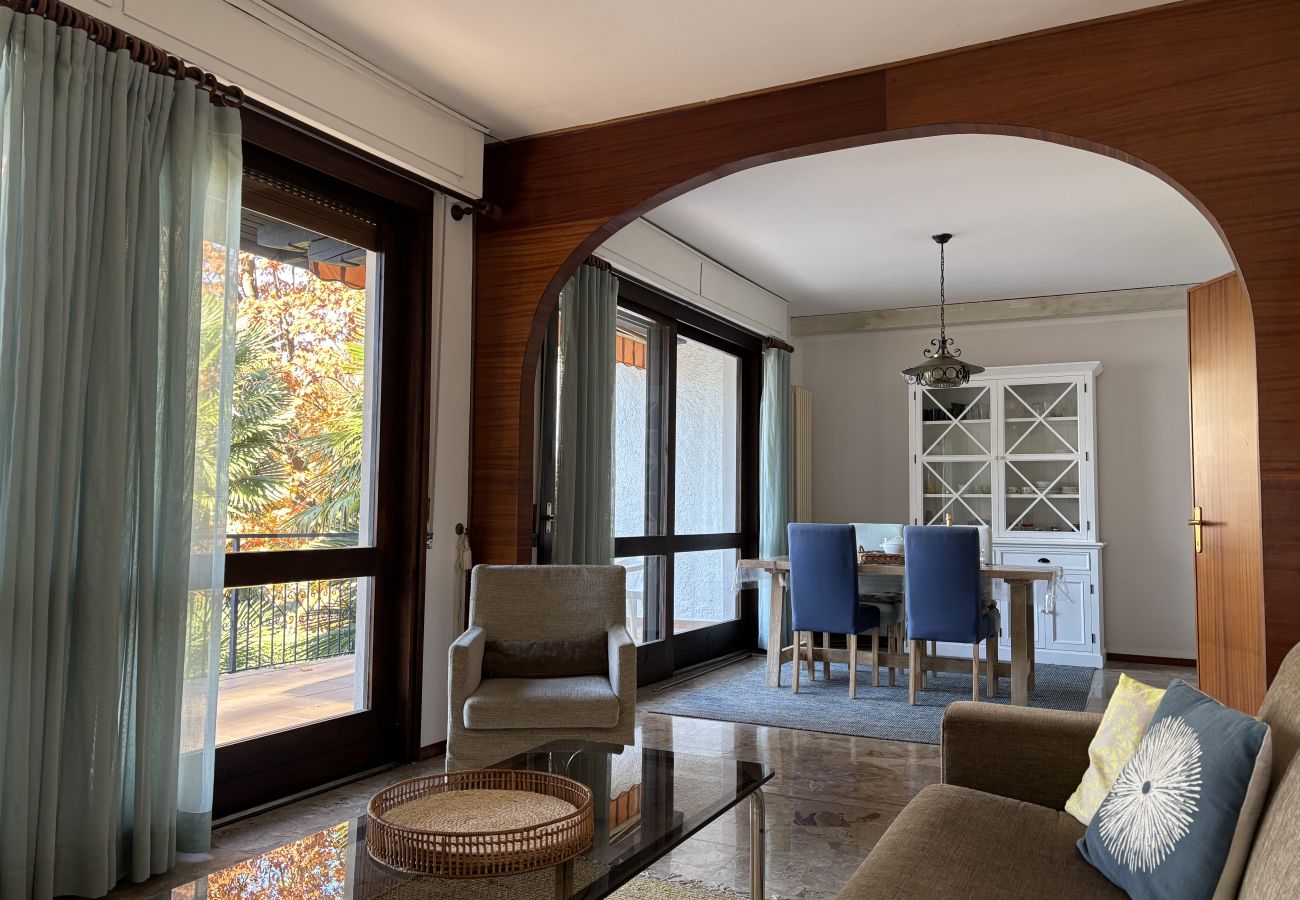 Ferienwohnung in Luino - Carmen apartment with lake view and balcony