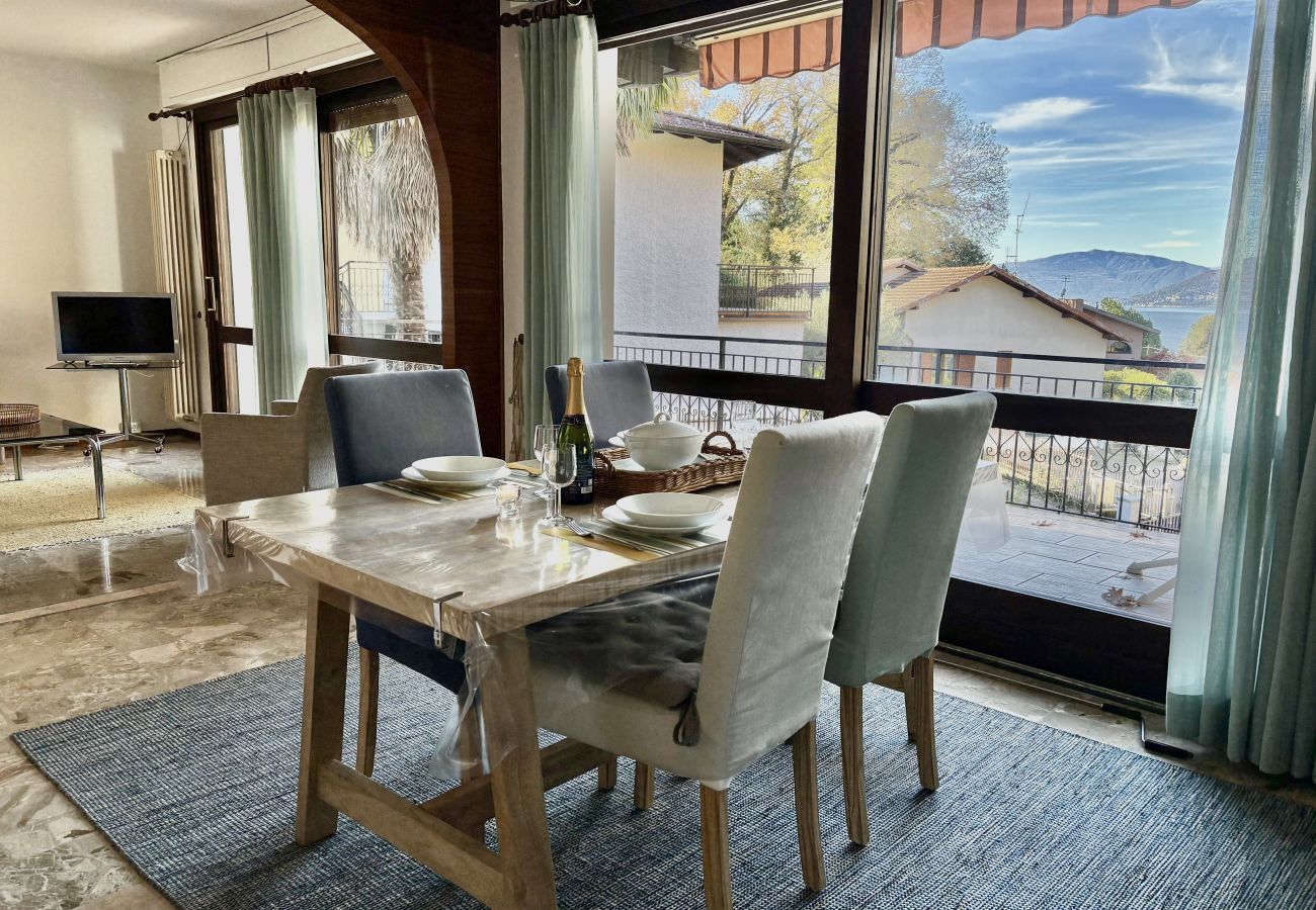 Ferienwohnung in Luino - Carmen apartment with lake view and balcony