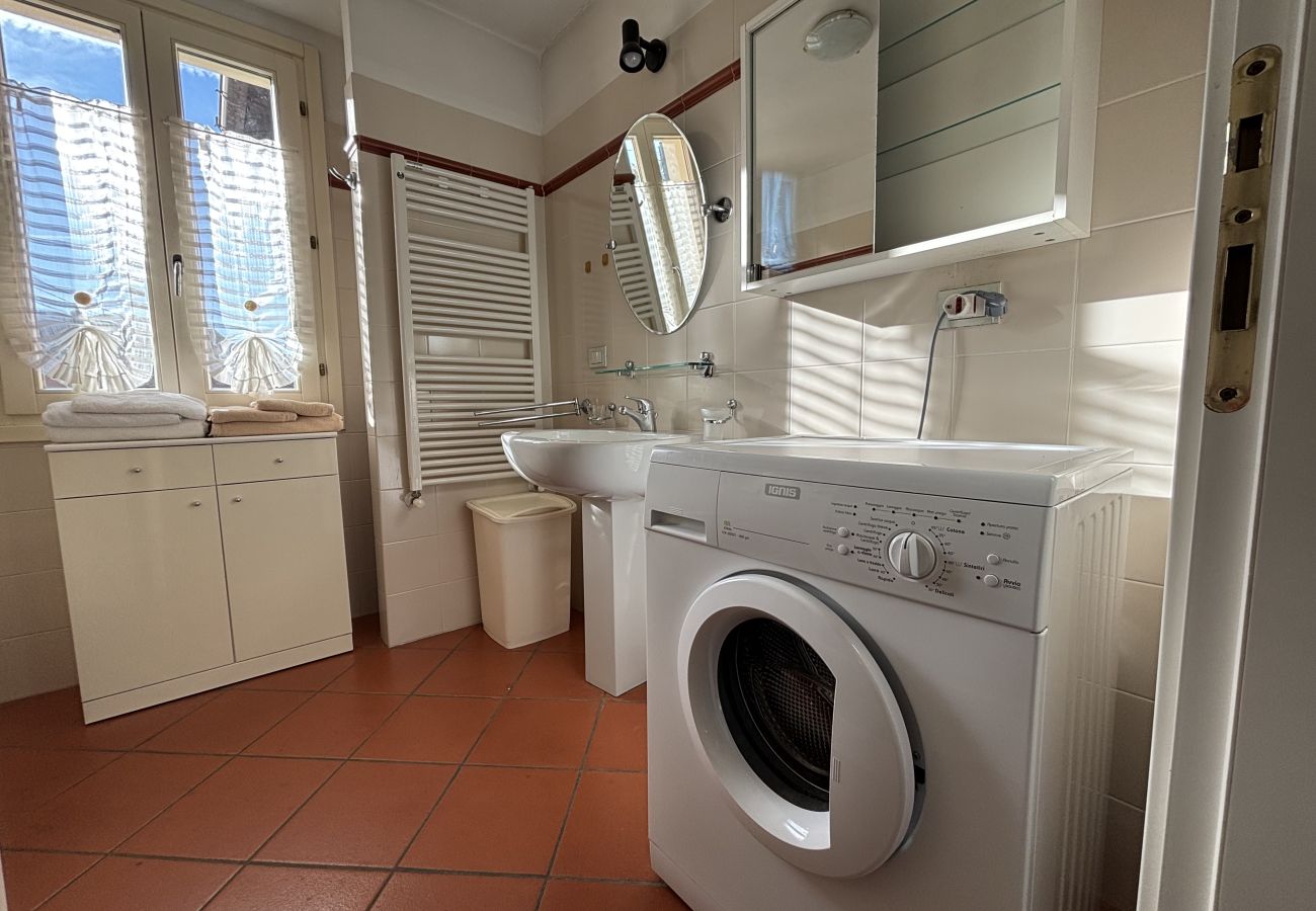 Ferienwohnung in Luino - Esther 2 apartment with balcony in Luino