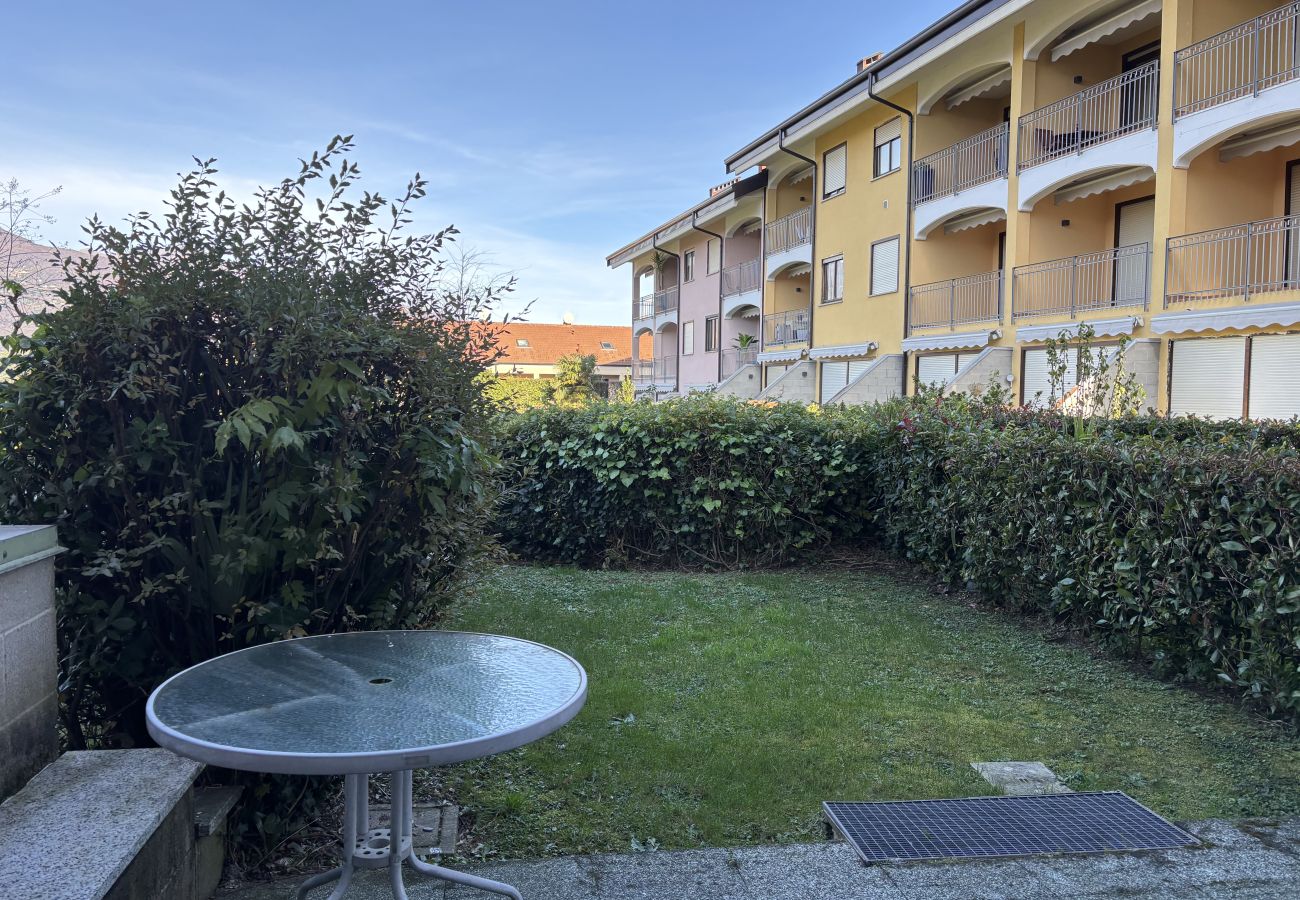 Studio in Germignaga - Farfalla 1 studio with pool in Germignaga