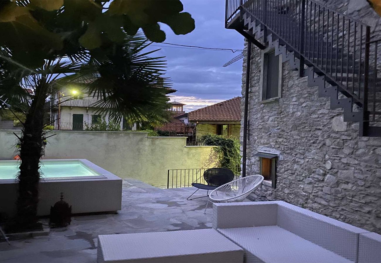 Ferienwohnung in Stresa - Lago Lounge & Pool Apartment in Stresa