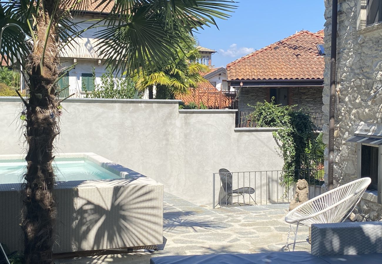 Ferienwohnung in Stresa - Lago Lounge & Pool Apartment in Stresa
