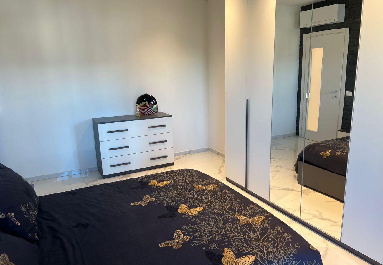 Ferienwohnung in Verbania - Zagosta apartment in Verbania with balcony