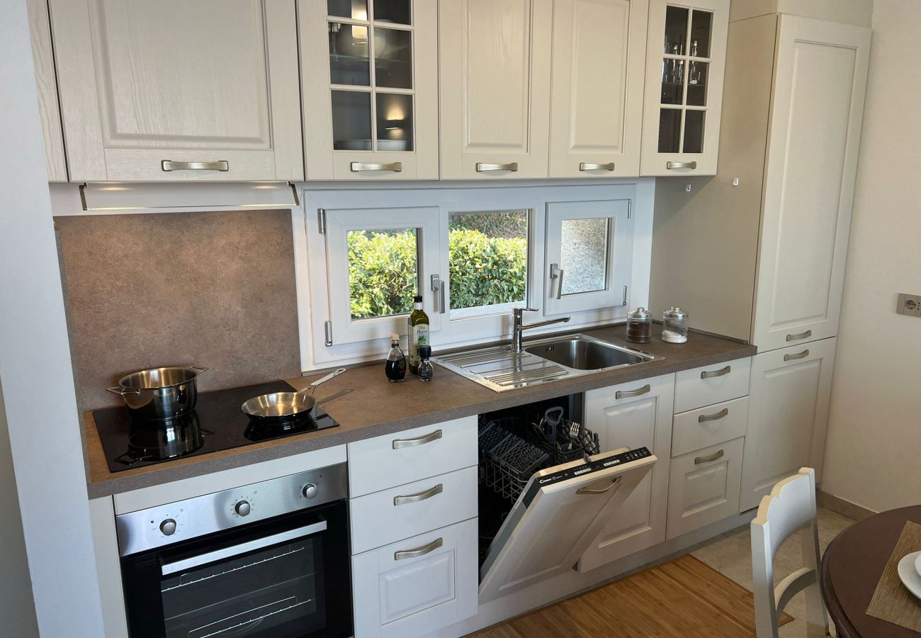 Ferienwohnung in Baveno - MyLago Apartment with pool and lake view