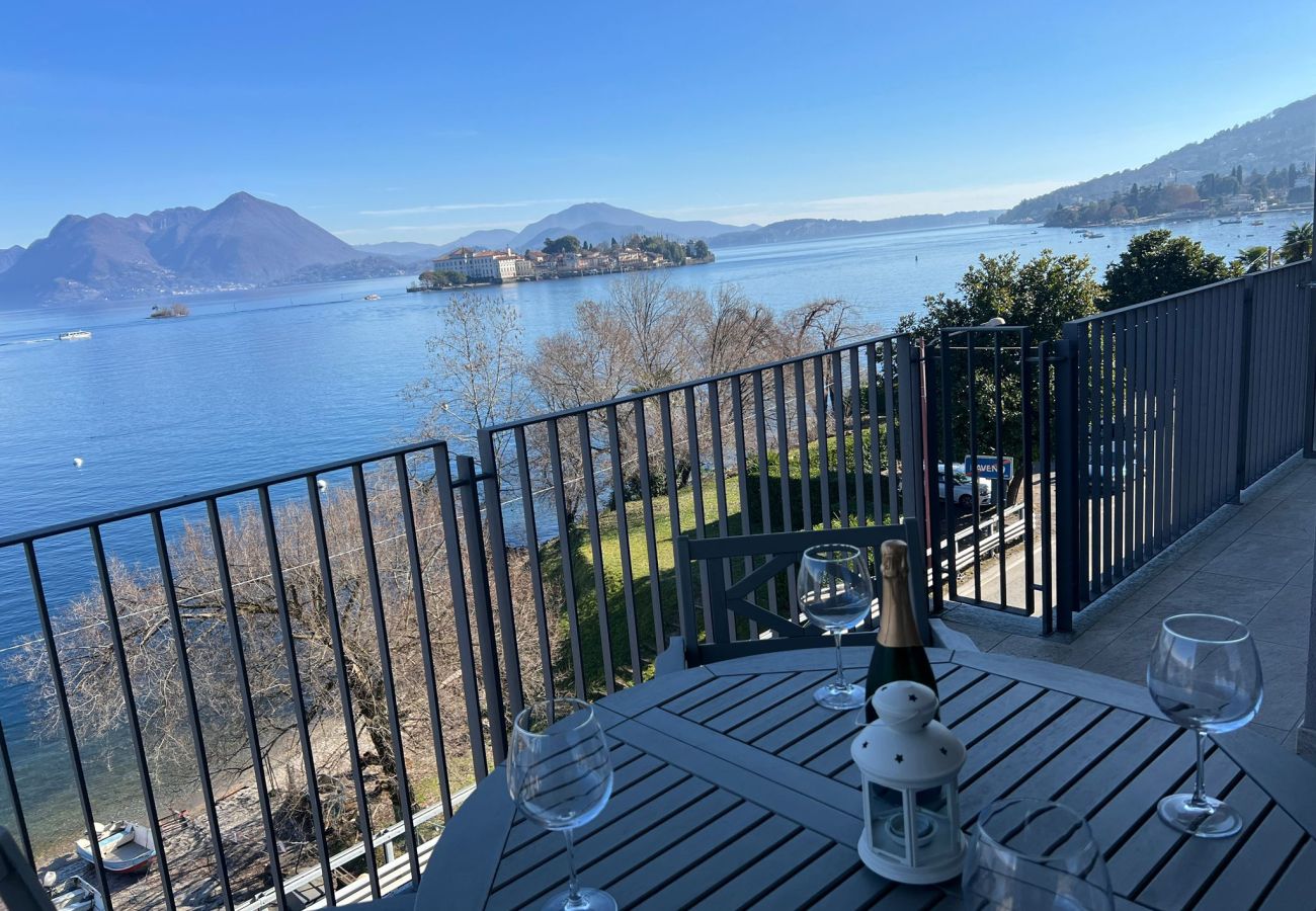 Ferienwohnung in Baveno - MyLago Apartment with pool and lake view