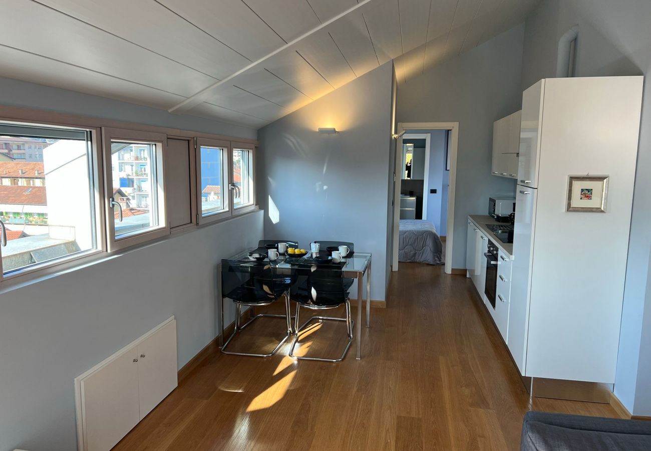 Ferienwohnung in Verbania - Attico Don Minzoni in Verbania with terrace