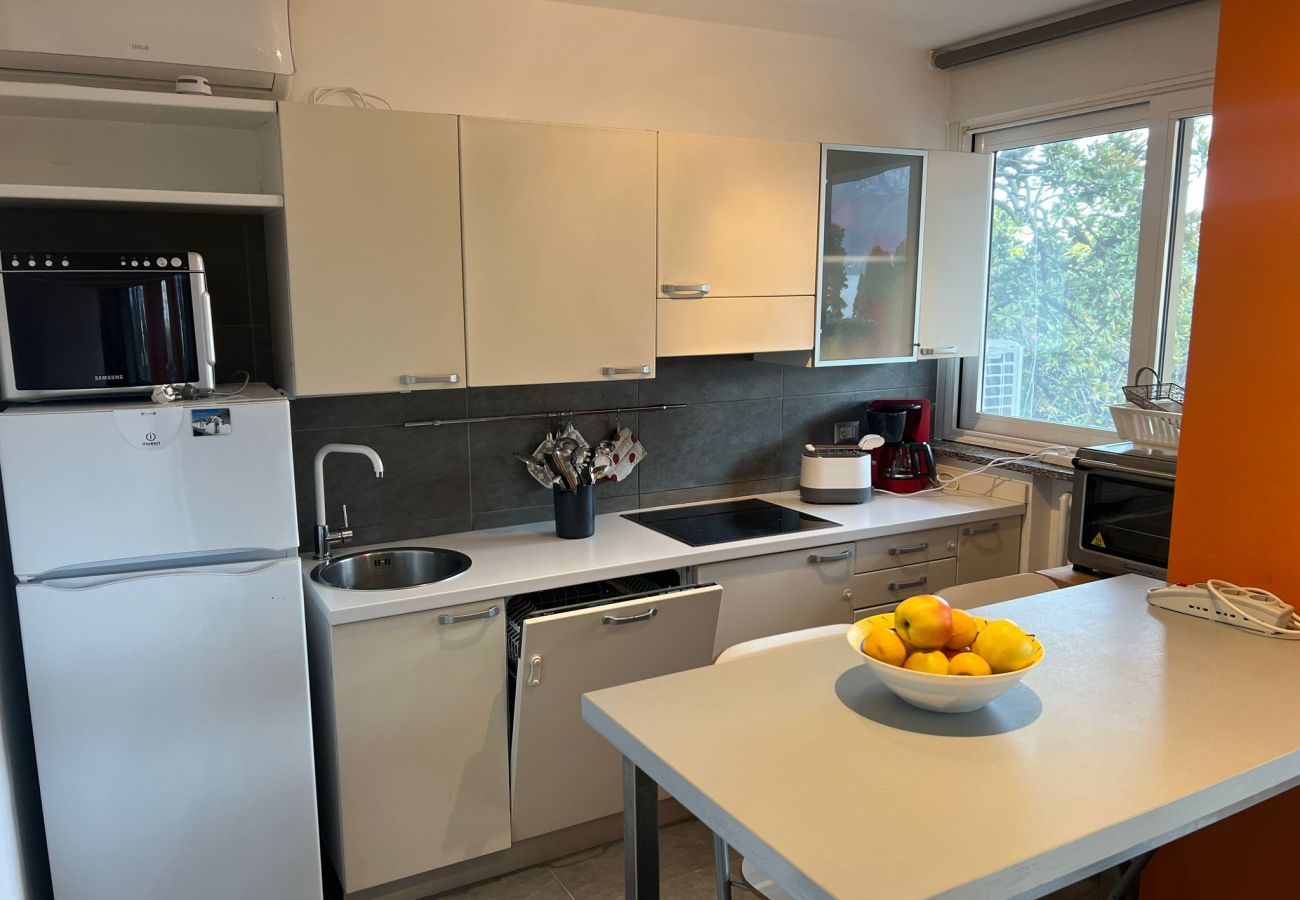 Ferienwohnung in Oggebbio - Inaya apartment in Oggebbio with pool