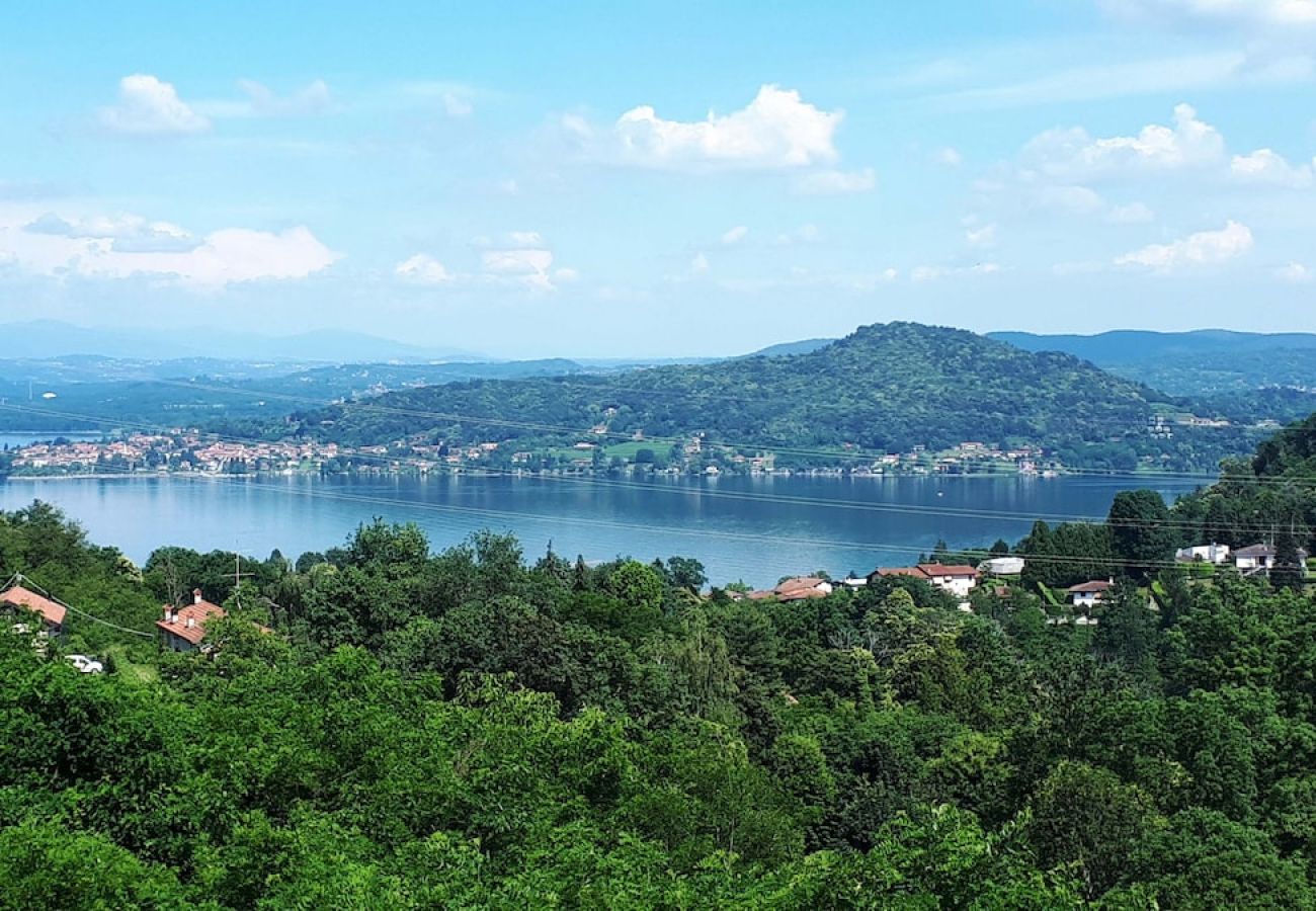 Maison à Pisano - Chalet Dania with garden, pool and lake view