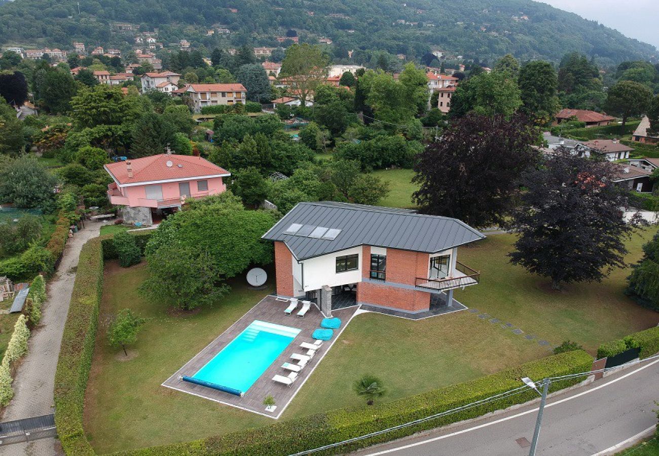 Villa à Lesa - Aurora Villa with pool in Lesa