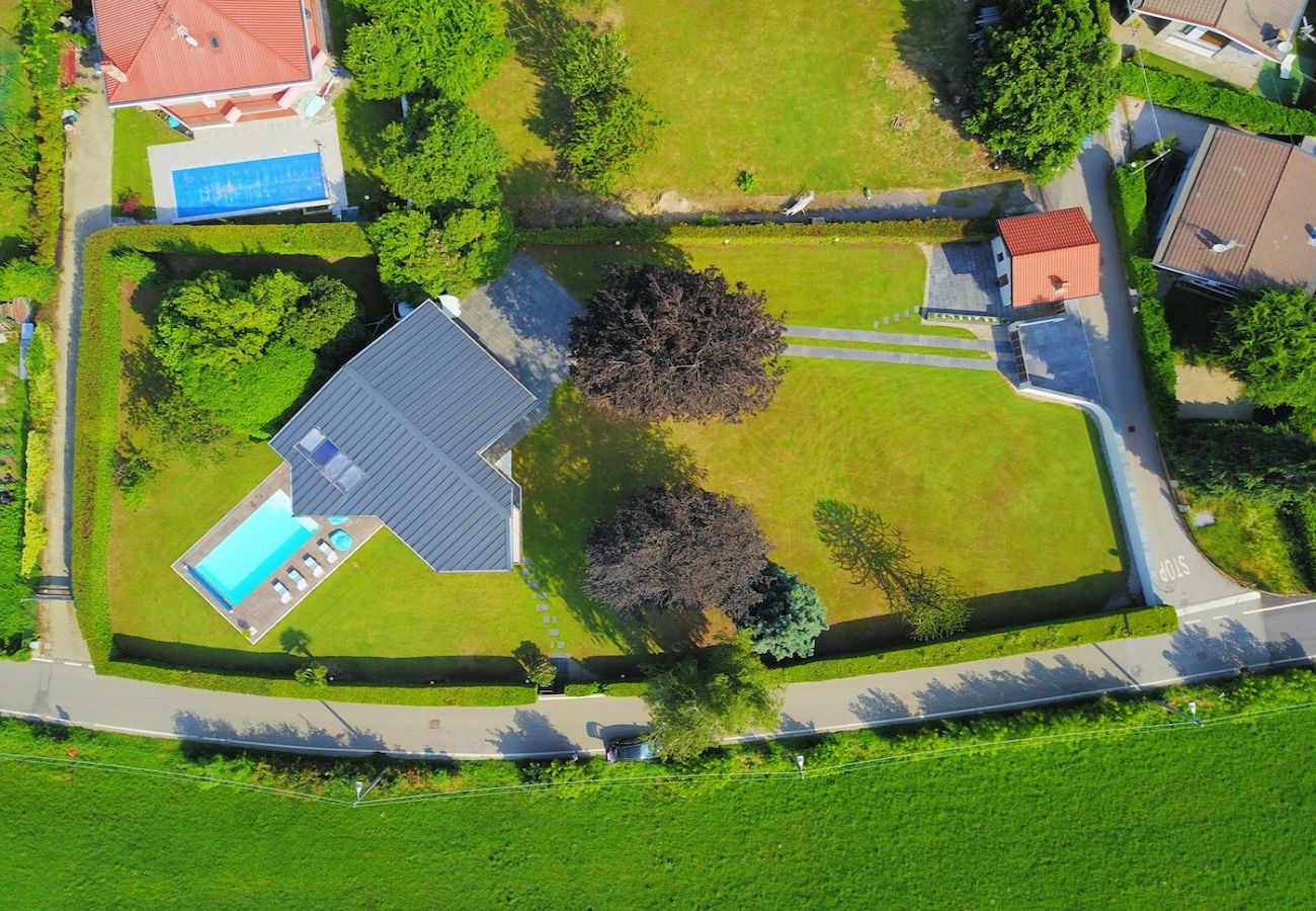 Villa à Lesa - Aurora Villa with pool in Lesa