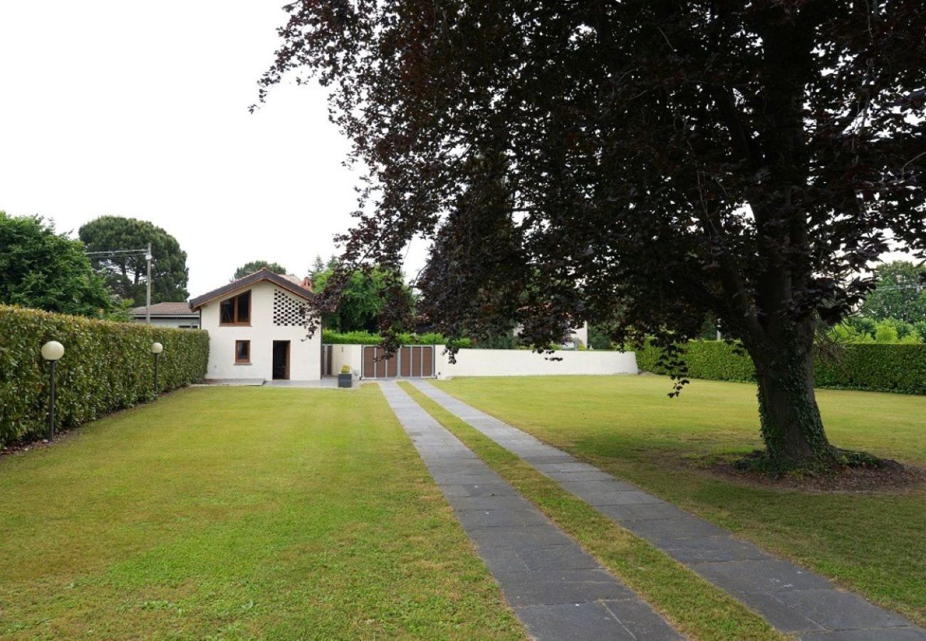 Villa à Lesa - Aurora Villa with pool in Lesa