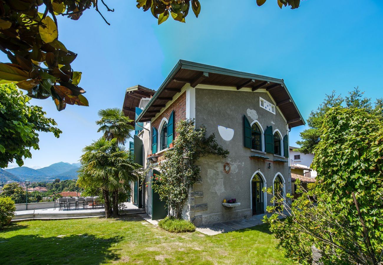 Villa à Verbania - Il Motto villa with big garden and lake view