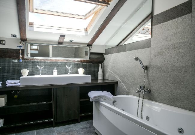 Appartement à Verbania - La Finestra sul lago luxurious apartment furnished Appartement à Verbania - La Finestra sul lago luxurious apartment furnished