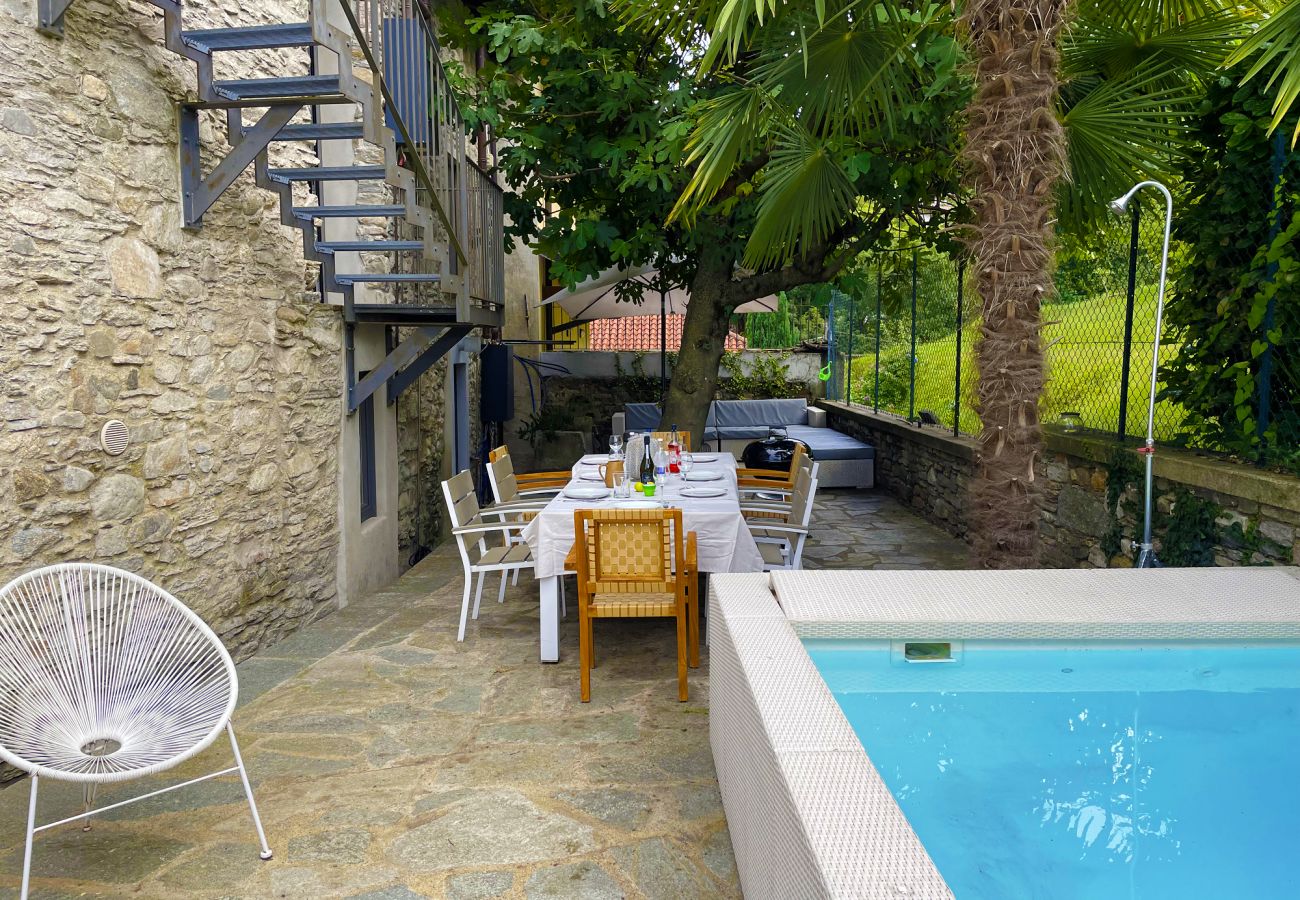 Maison à Stresa - Boutique Stone House Vedasco with pool