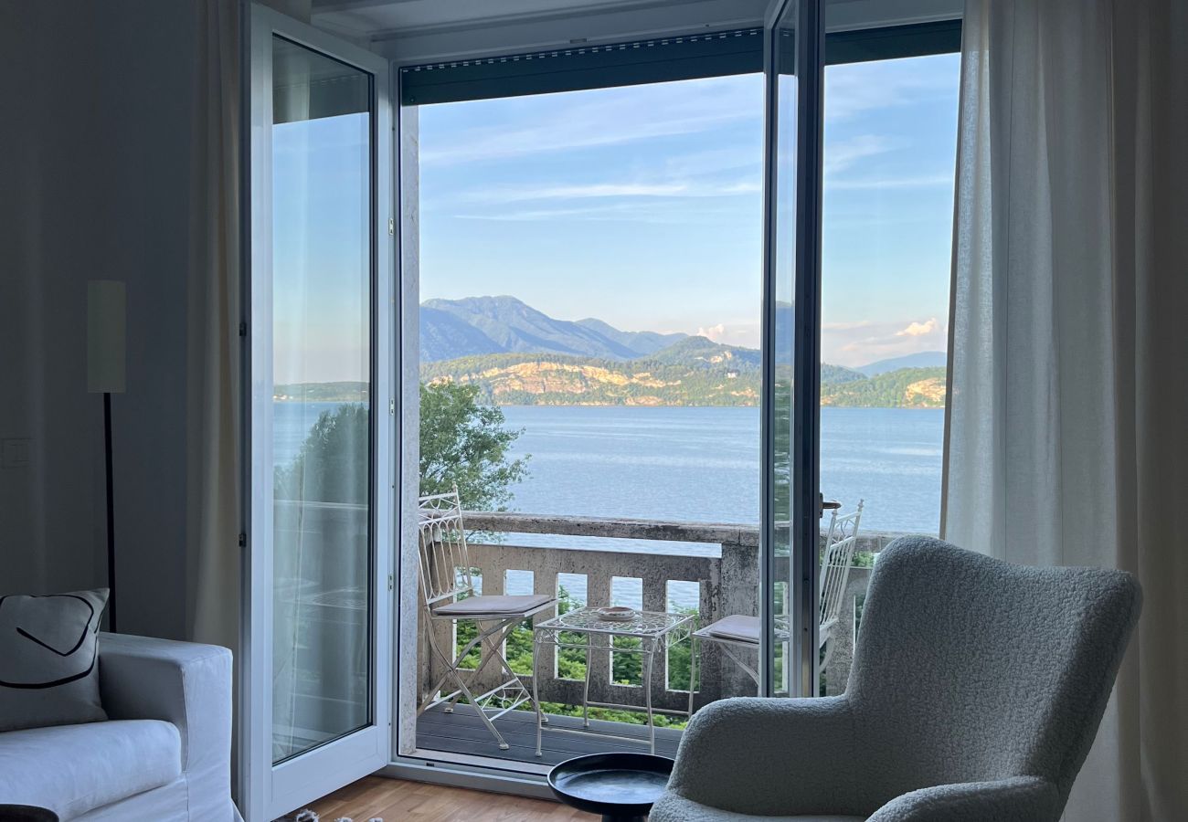 Appartement à Belgirate - Camelia modern apartment with lake view in Belgira