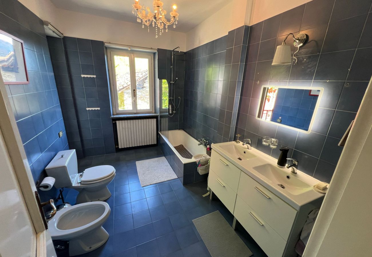 Villa à Oggebbio - Raggio di Sole Villa with pool and lakeview