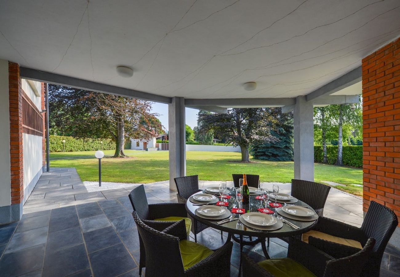 Villa in Lesa - Aurora Villa with pool in Lesa