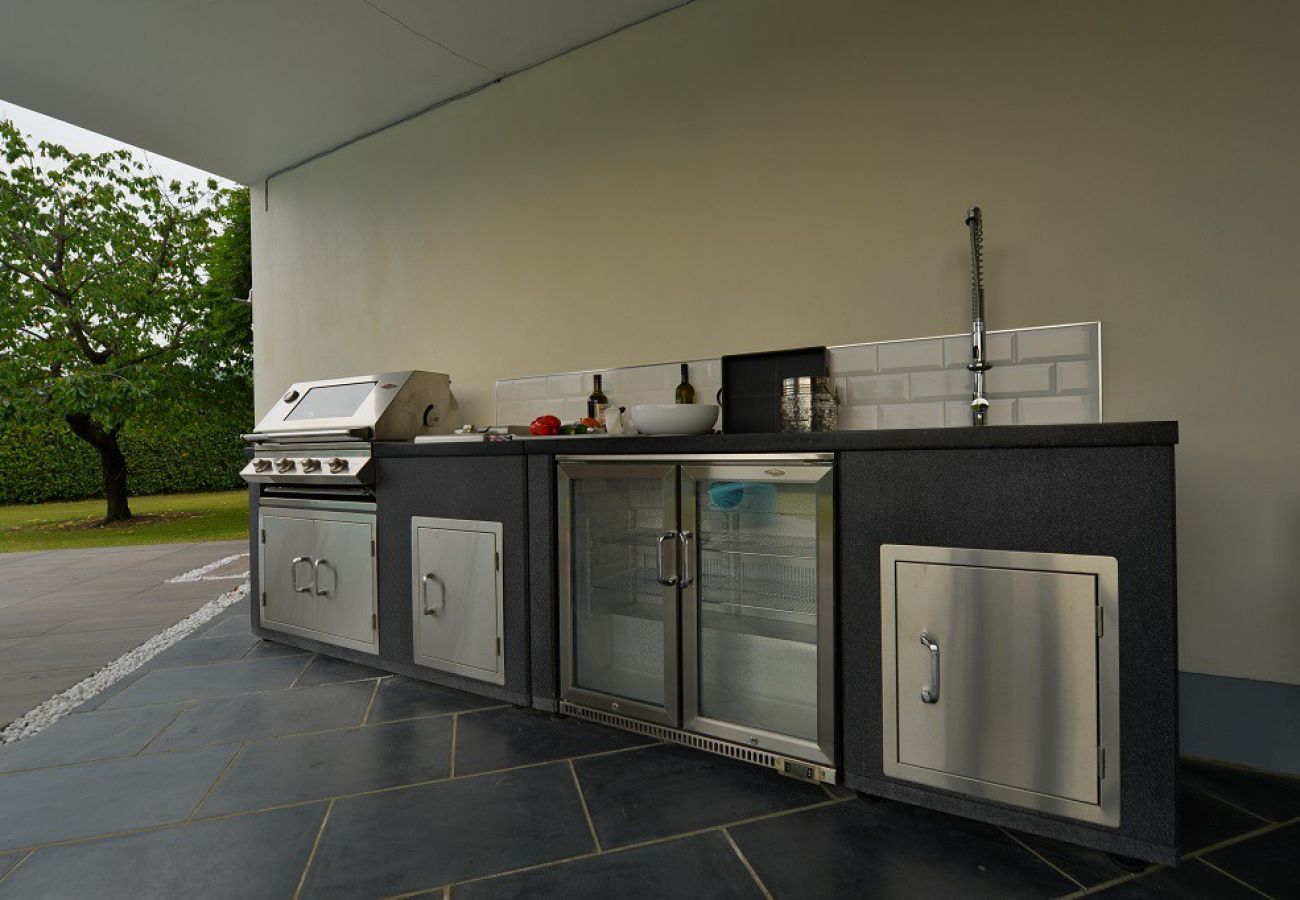 Villa in Lesa - Aurora Villa with pool in Lesa