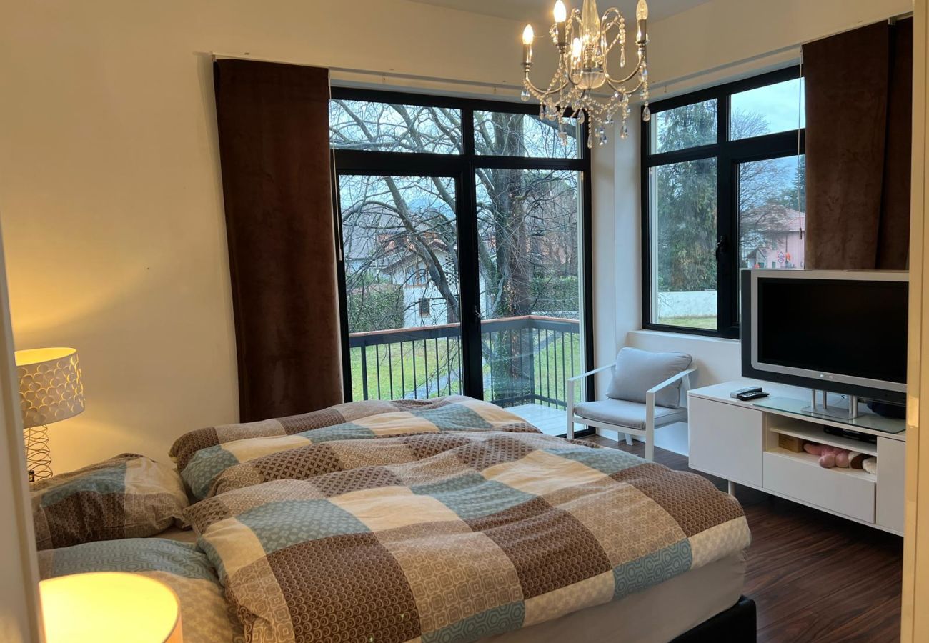 Villa in Lesa - Aurora Villa with pool in Lesa