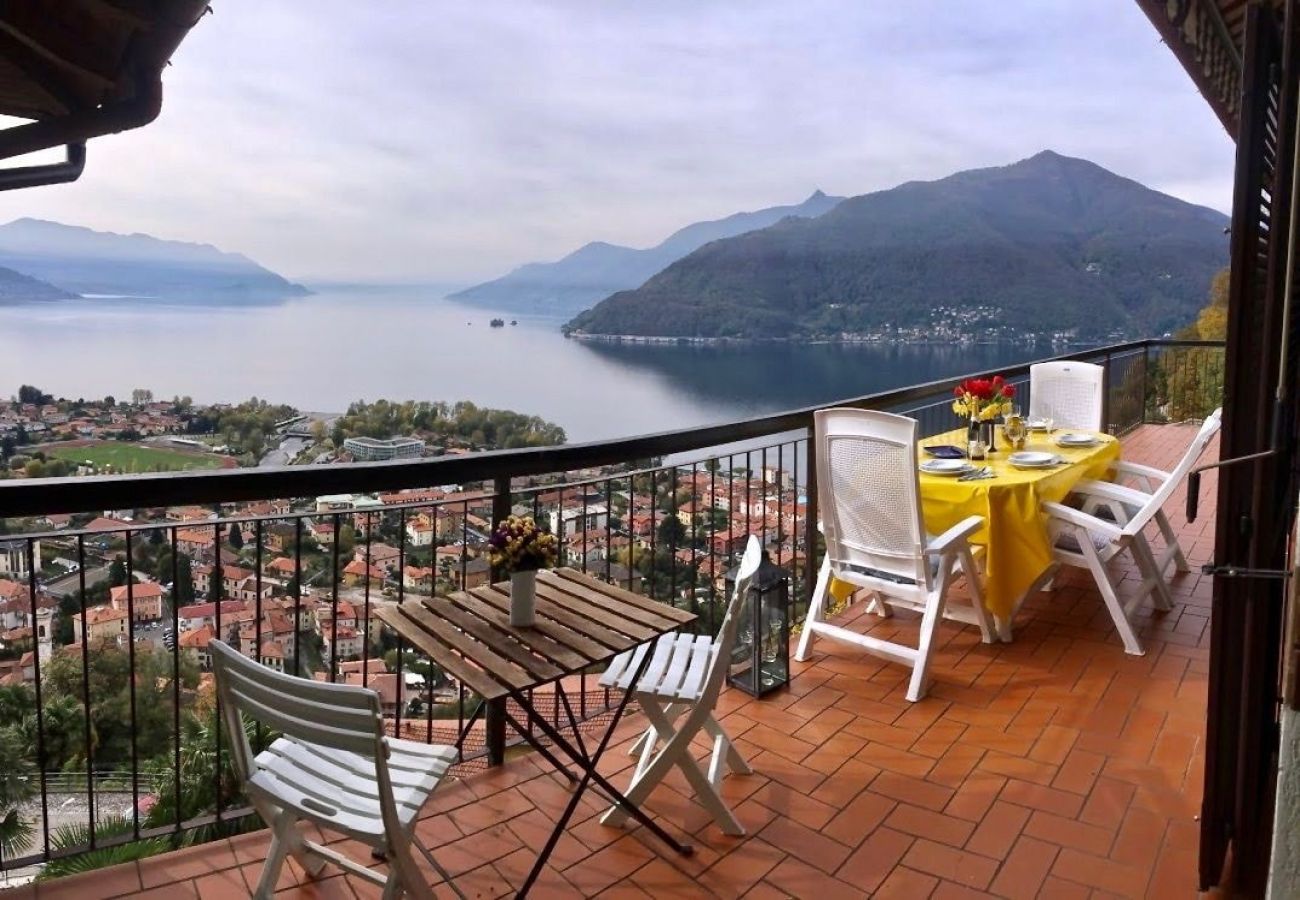 Apartment in Maccagno con Pino e Veddasca - Pandora 1 lake view apt. in residence with pool