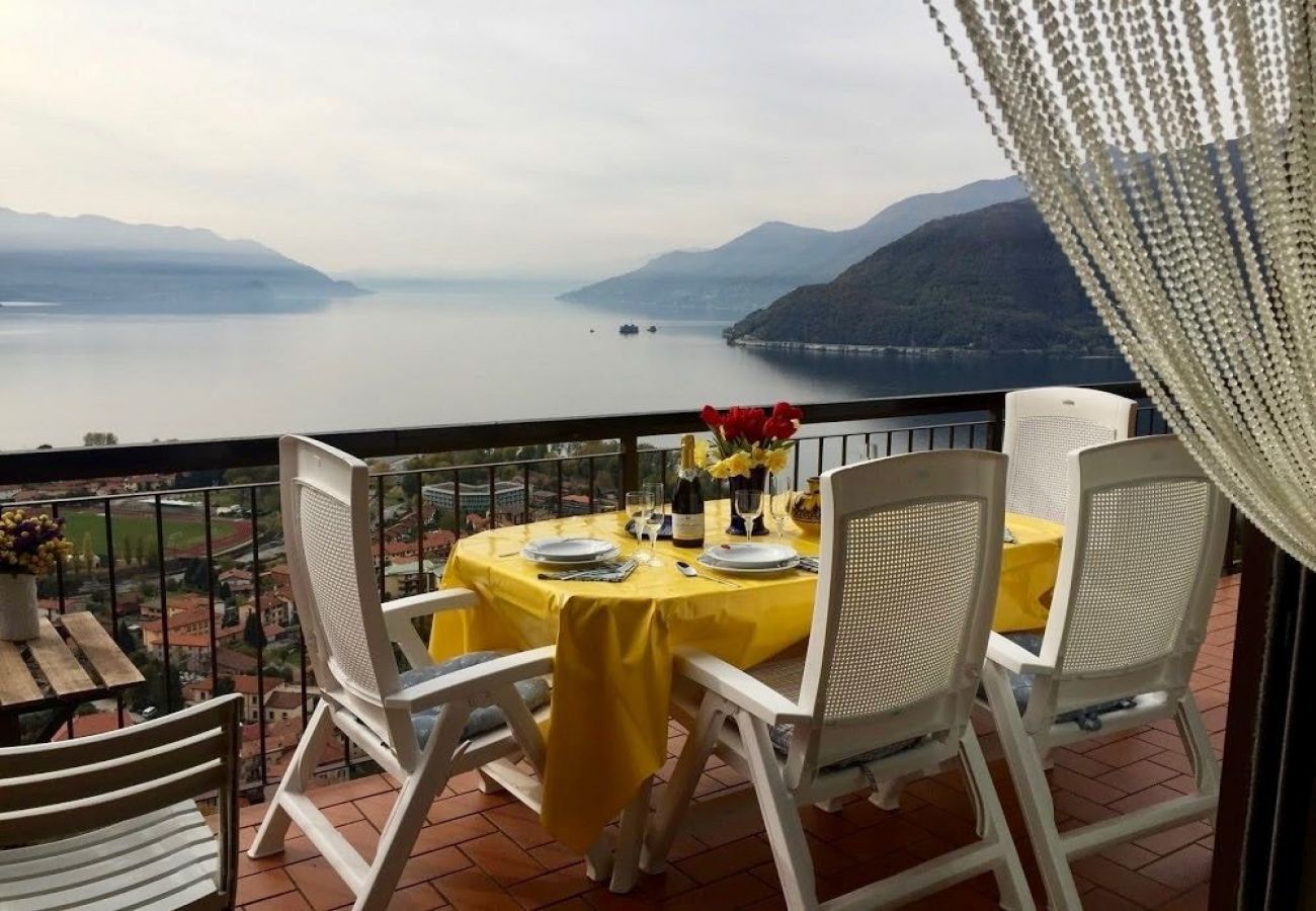 Apartment in Maccagno con Pino e Veddasca - Pandora 1 lake view apt. in residence with pool