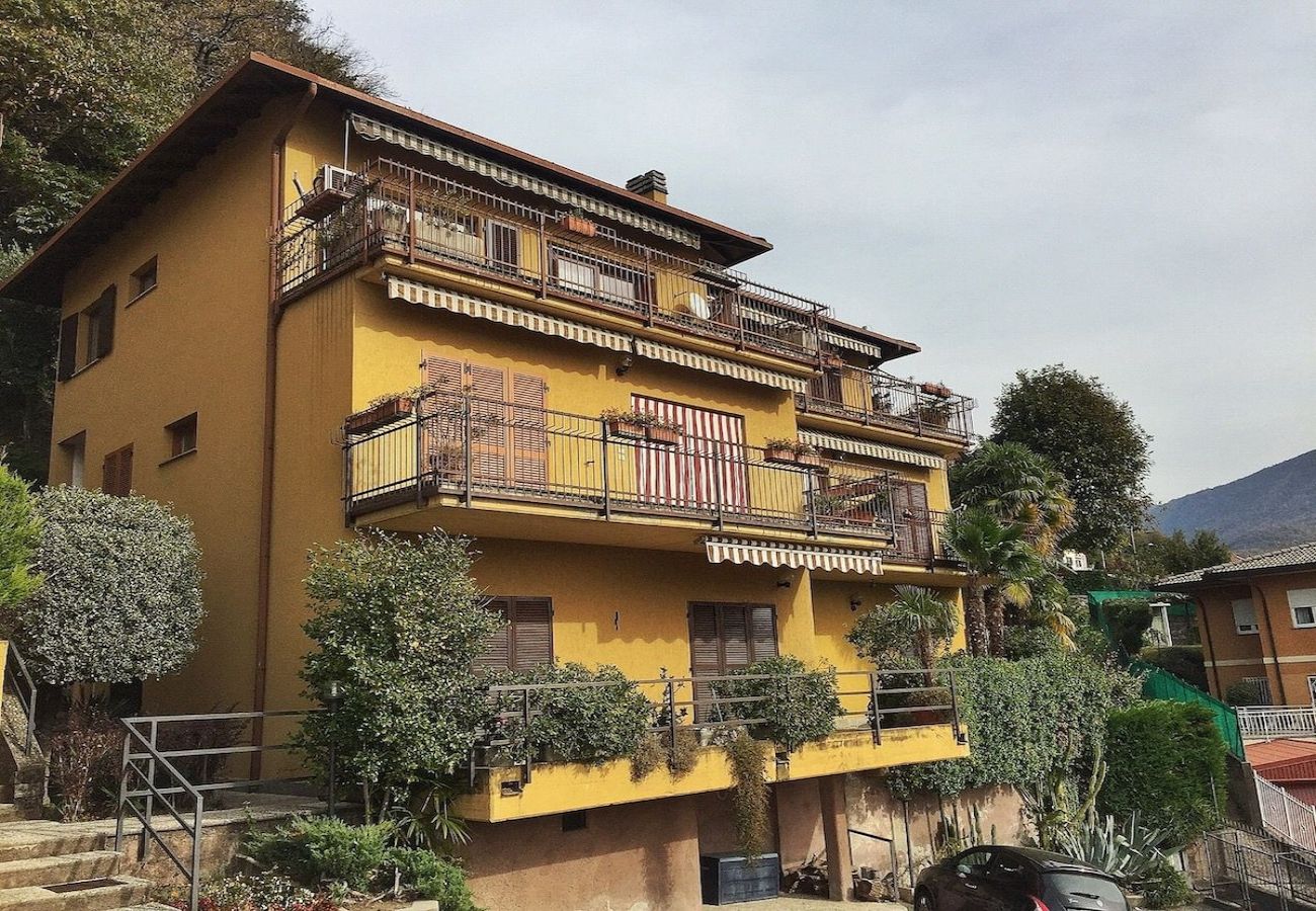 Apartment in Maccagno con Pino e Veddasca - Pandora 1 lake view apt. in residence with pool