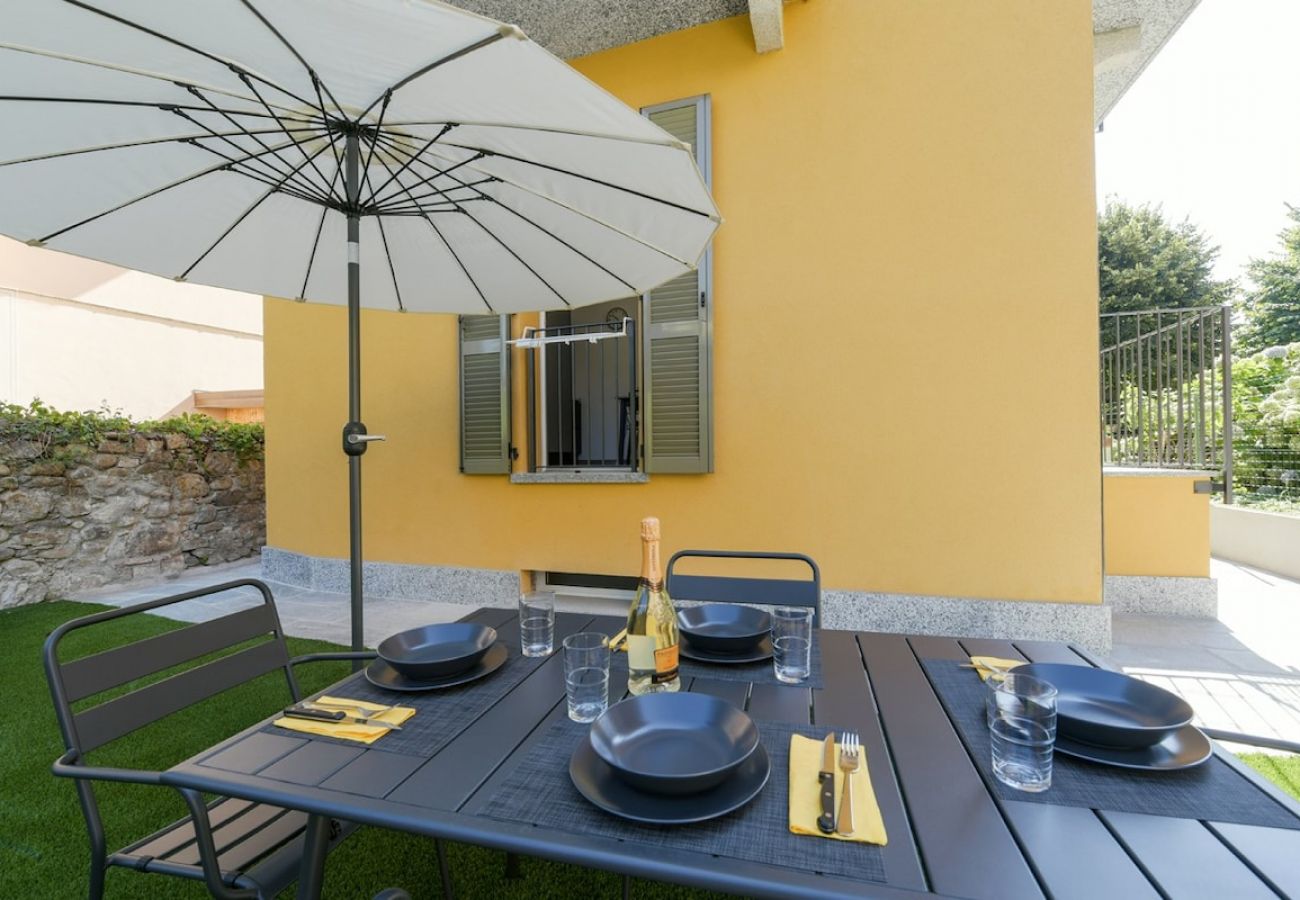 Apartment in Baveno - Sunflower apartment 1 with terrace in Baveno